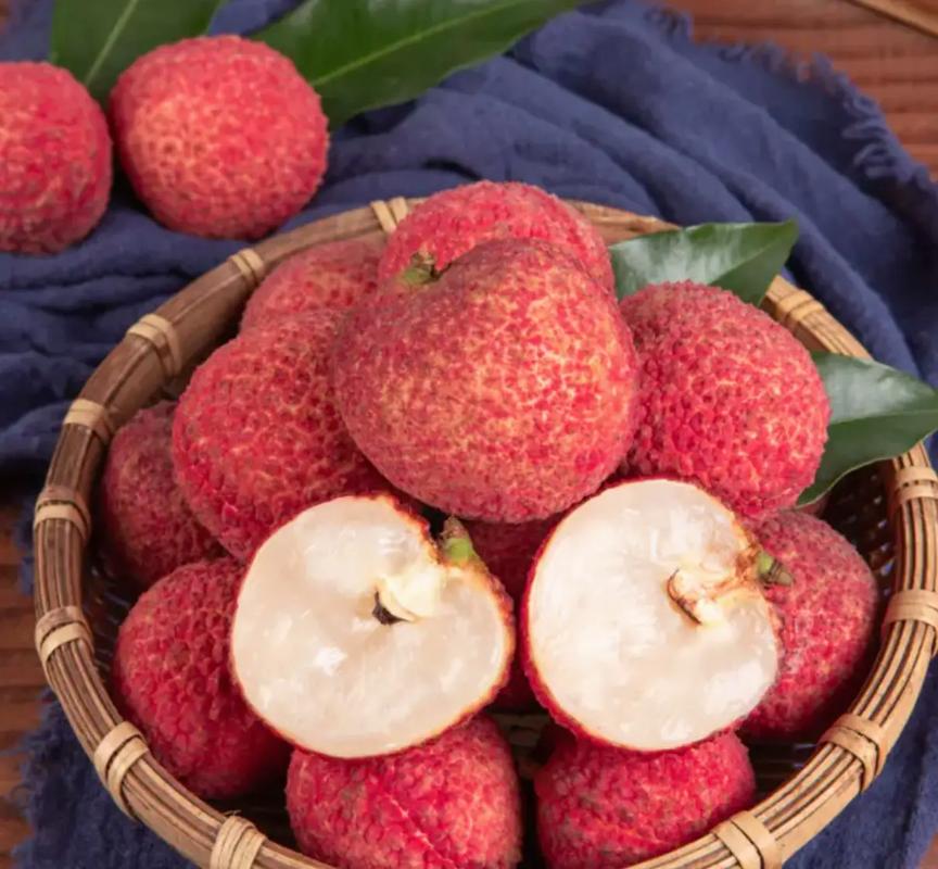 无核荔枝 大口品尝，甜汁四溢，无需吐核